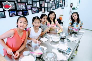 Kids' Bungee and Bread Baking Workshop